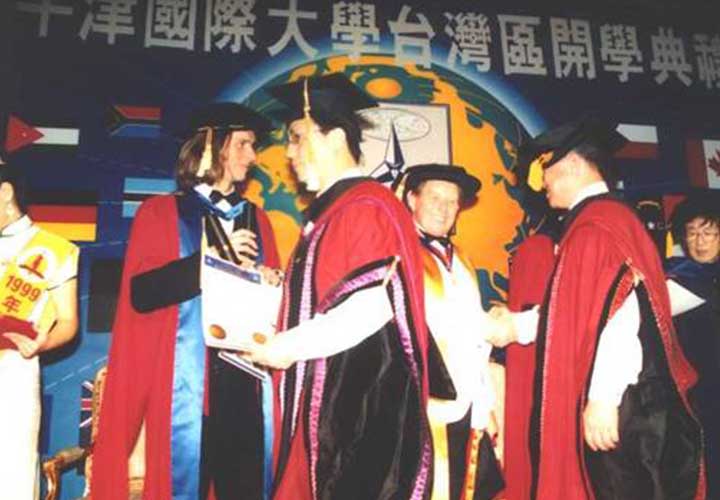 Bircham University 2000 Taiwan Kaohsiung Graduation Bircham University 2000 Taiwan Kaohsiung Graduation