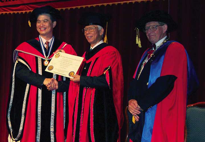 Bircham University 2004 Taiwan Kaohsiung Graduation Bircham University 2004 Taiwan Kaohsiung Graduation