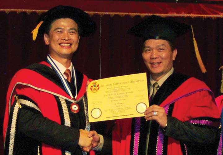 Bircham University 2005 Taiwan Kaohsiung Graduation Bircham University 2005 Taiwan Kaohsiung Graduation