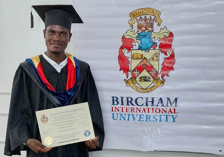 Benjamim Amaral Sachissoquele Sassova Benjamim Amaral Sachissoquele Sassova