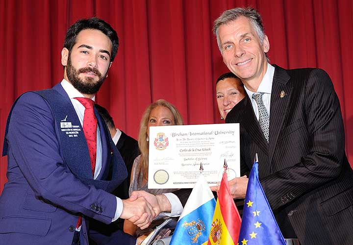 Carlos de la Cruz Ubach Carlos de la Cruz Ubach